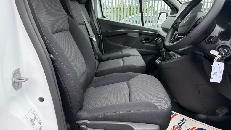 Renault Trafic Swb Diesel SL30 Blue dCi 130 Advance [Safety] Van